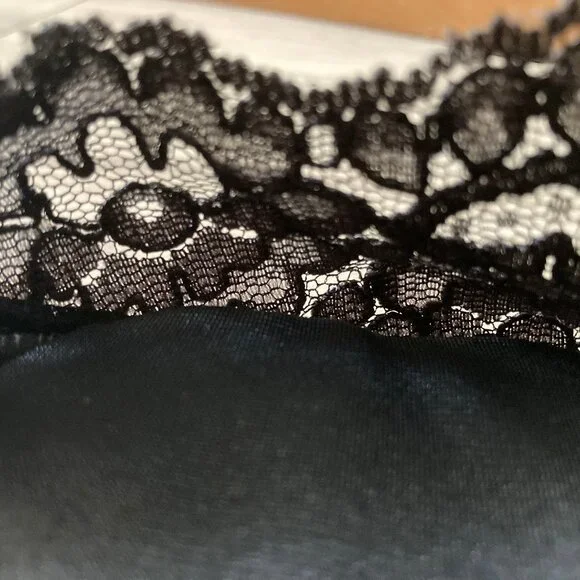Black Victoria's Secret Lace Full Cup Bra - Picture 3 of 9